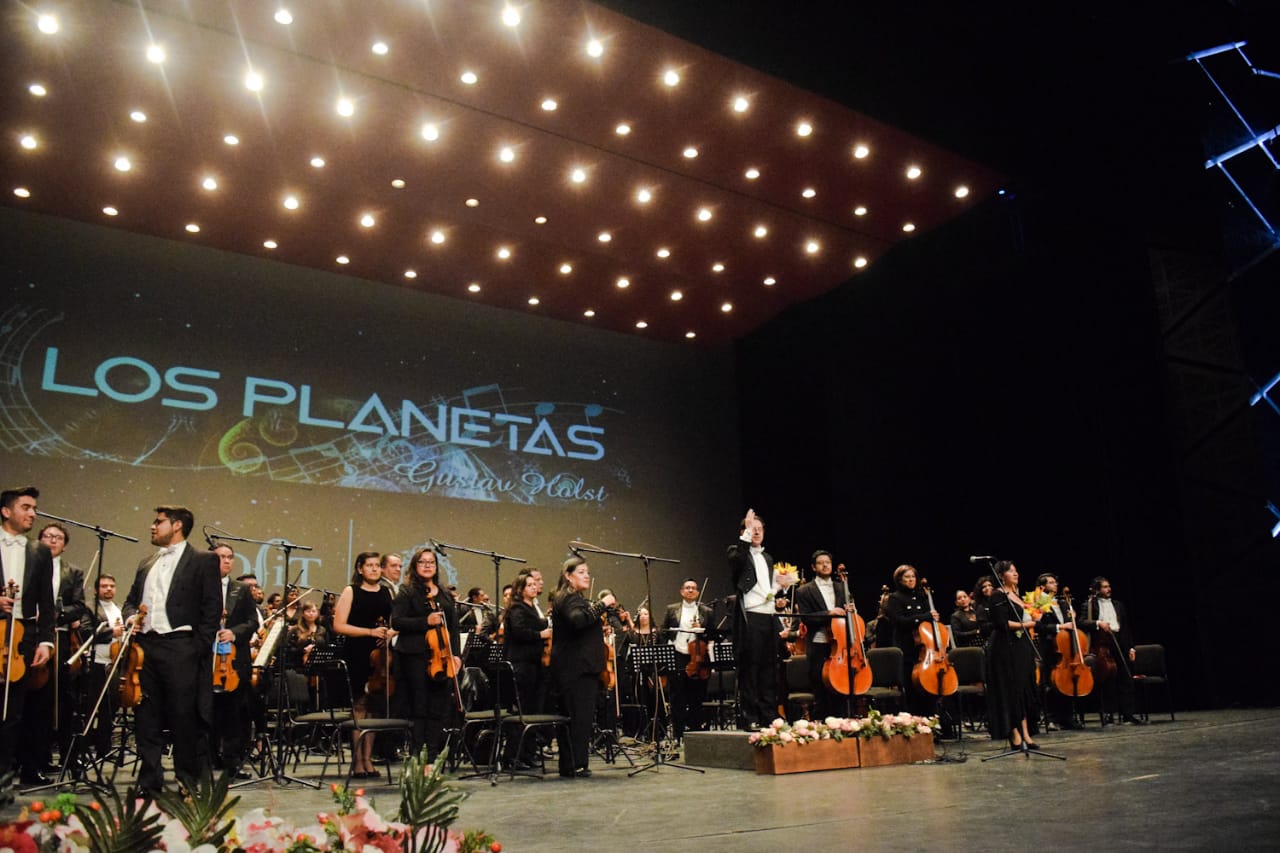 OFiT Engalana el teatro Morelos con “Los Planetas”
