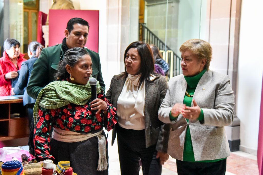 Recibe Palacio Legislativo expo-venta de artesanos de Temascaltepec