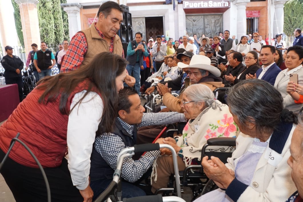 DIF EdoMex entrega aparatos ortopédicos en Almoloya de Juárez