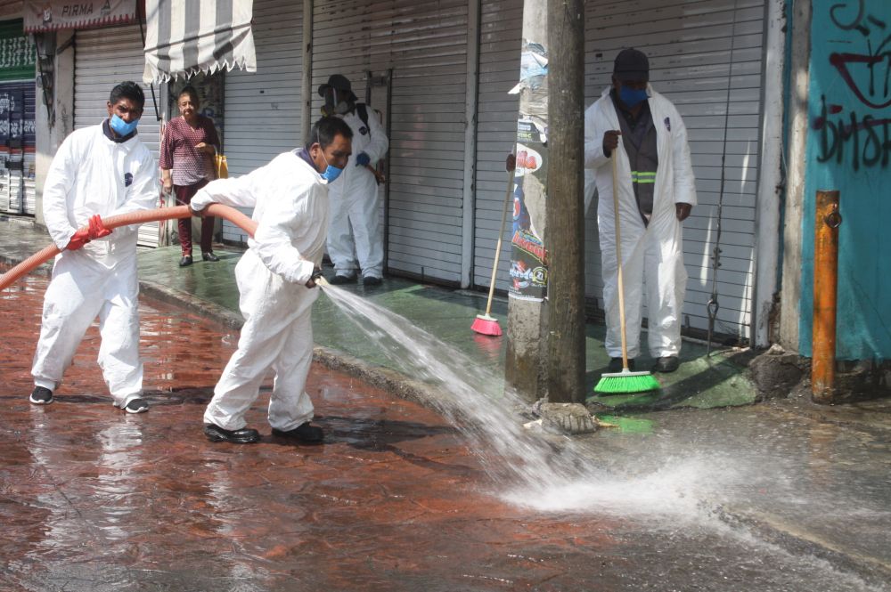 Intensifica administración de Nelly Rivera sanitización y limpieza en Temoaya