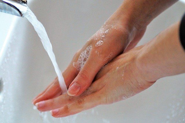 Lavado de manos hasta 30 veces diarias garantiza eliminación de agentes patógenos