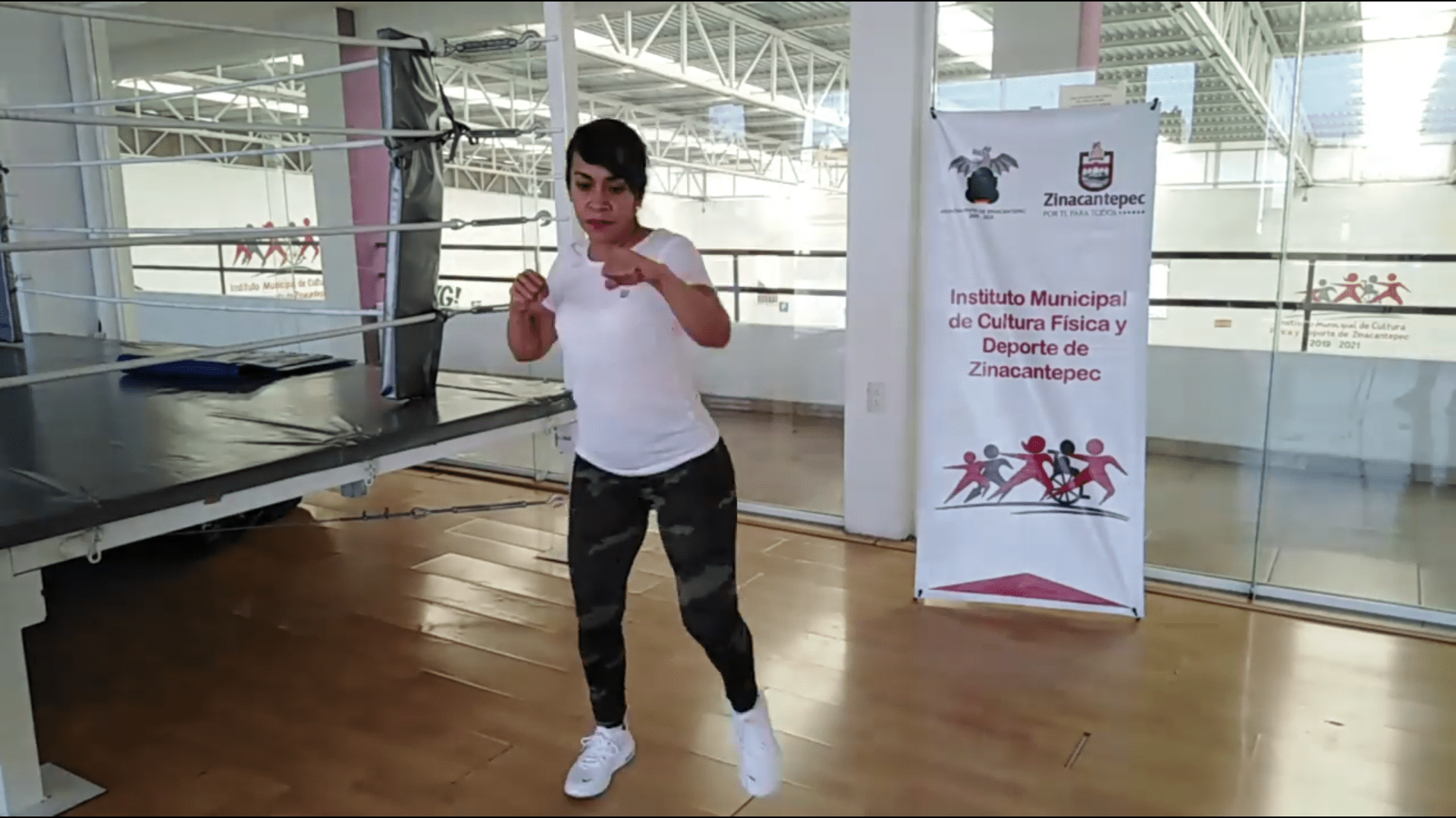 A través del programa del Instituto Municipal de Cultura Física y Deporte de Zinacantepec (IMCUFIDEZ), Actívate en Casa, el pasado lunes, se presentó en redes un vídeo de fitness.