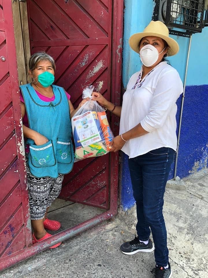 Apoyan a habitantes de Chimalhuacán y de Los Reyes La Paz con canastas básicas e insumos sanitarios